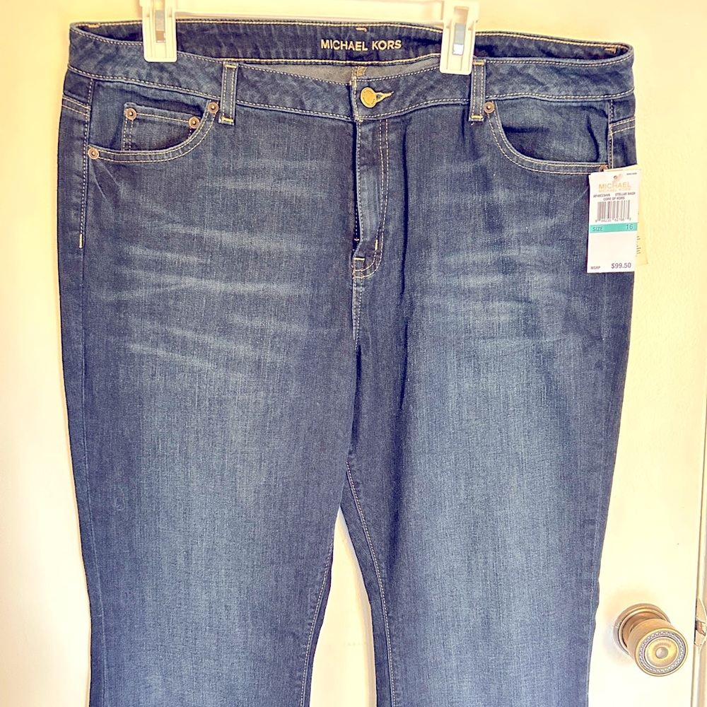 NEW GORGEOUS Michael Kors Dark Blue Denim Jeans. Bootcut and cute MK buttons.